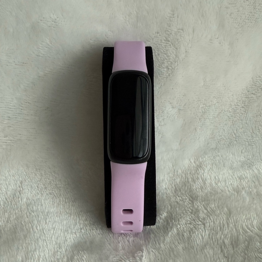 Fitbit Inspire 3 Health & Fitness Tracker in Lilac Bliss
